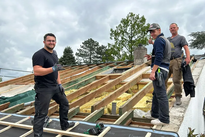 COPPEN-Team bei der Dachmontage