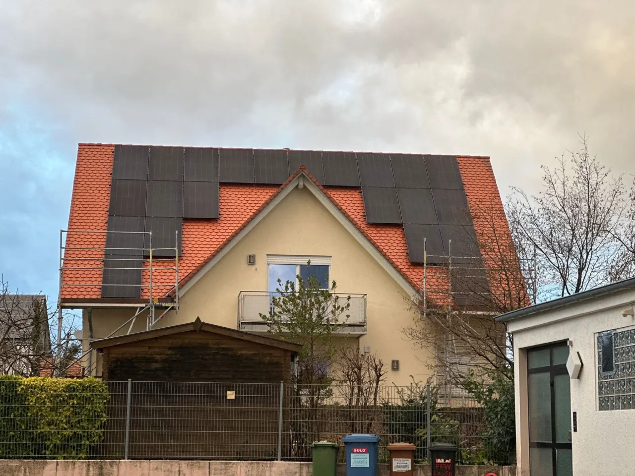 COPPEN Solaranlage auf einem Einfamilienhaus mit Biberdach in Baden-Württemberg